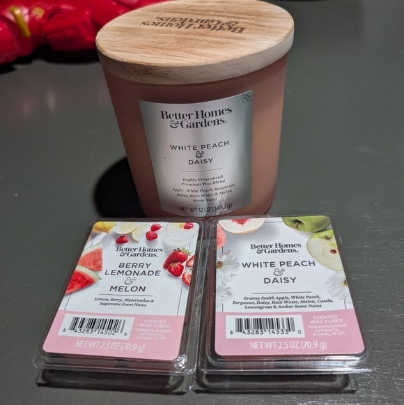 Better Homes And Gardens Other - Better Homes And Gardens Pink White Peach & Daisy Candle W/ 2 Sets Of Wax Melts